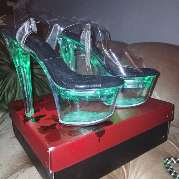 Platform shoes - Picture 1 of 12